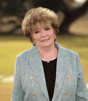 Portrait of Nadine Hufnall, REALTOR® Associate.