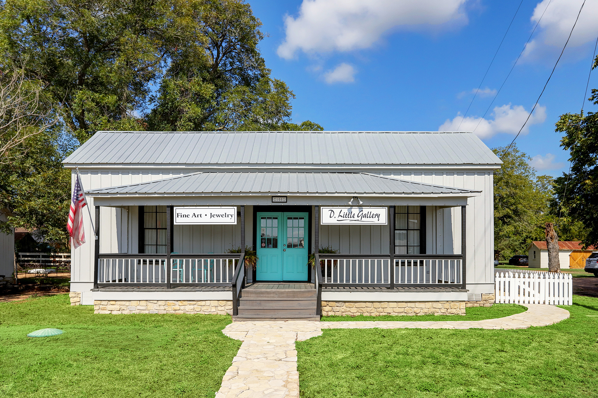 108 N Washington St, Round Top